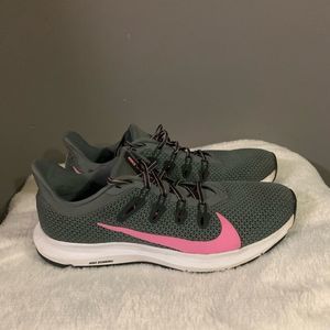 Nike
Womens Quest 2 CI3803-002 Gray Pink Lace Up Low Top Running Shoes Size 9